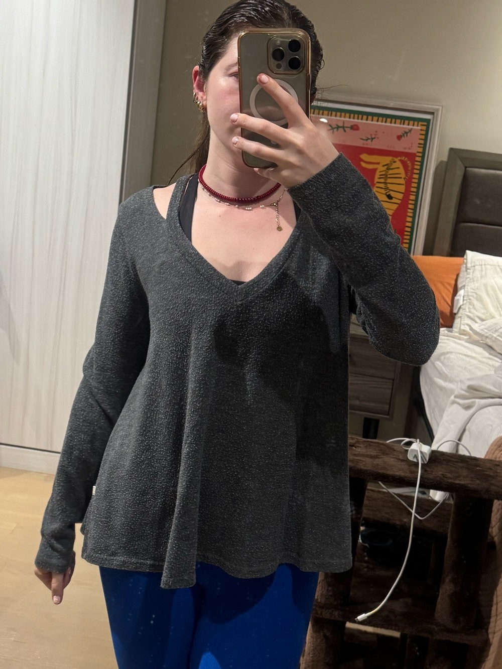 NYTT Charcoal Gray Long Sleeve V-Neck Top